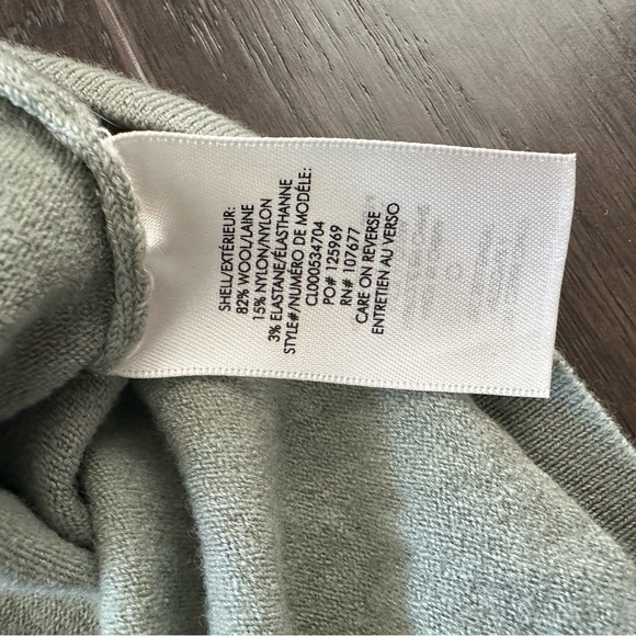 Alice and Olivia Classics light green sweater - Picture 3 of 5